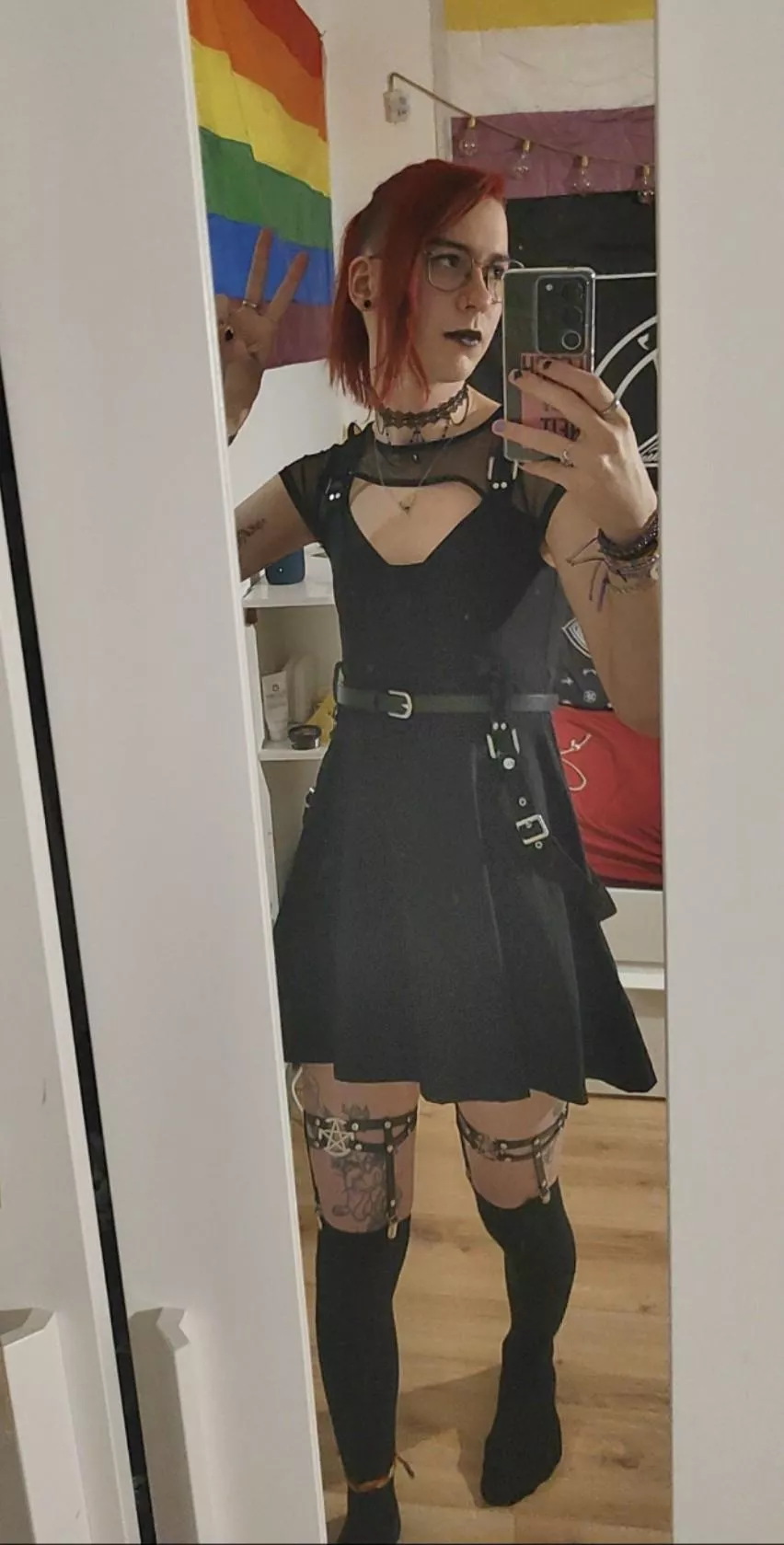 Wanna go to a concert with me? 💖🖤