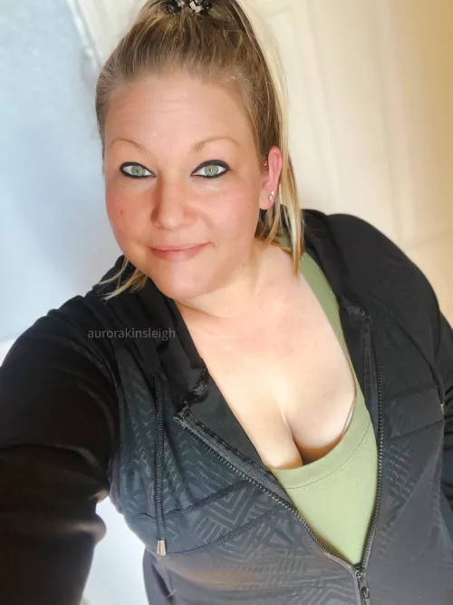 When ur shirt matches your eyes