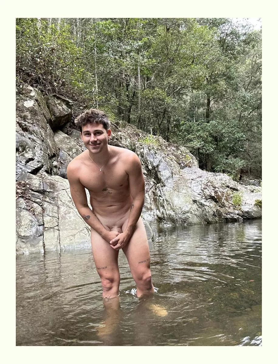 Who wqnts to come swimming with me!