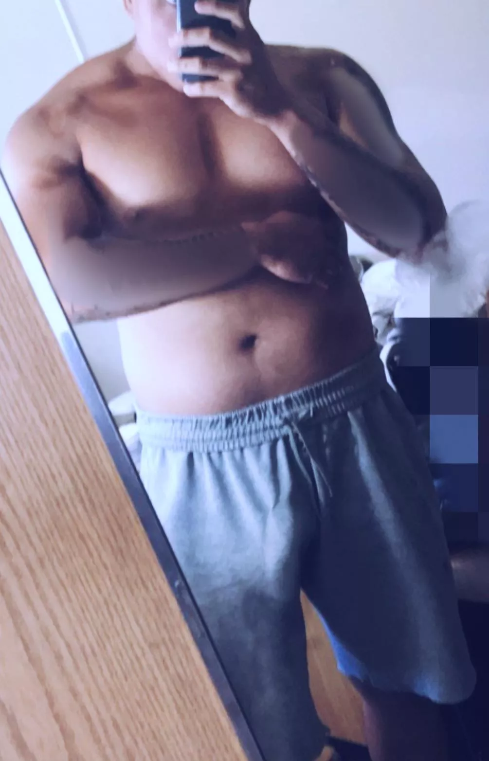 Workin this dad bod at the gym and realized I forgot to wear something under my sweat shorts 😬