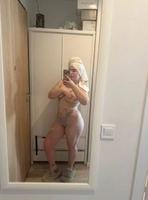 Would you fuck me raw?👅