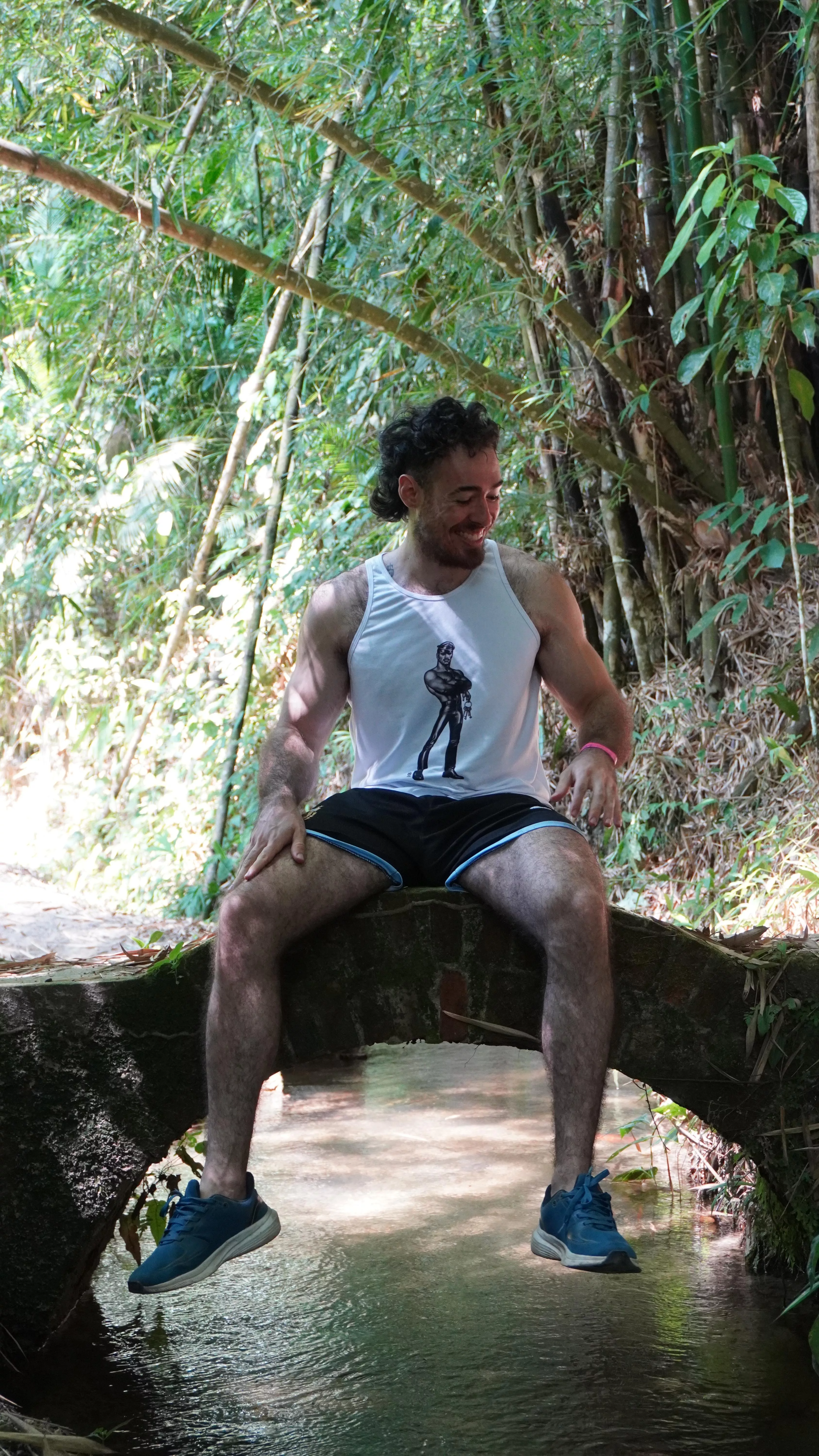 You like a Colombian boy ? You like a Colombian boy ?