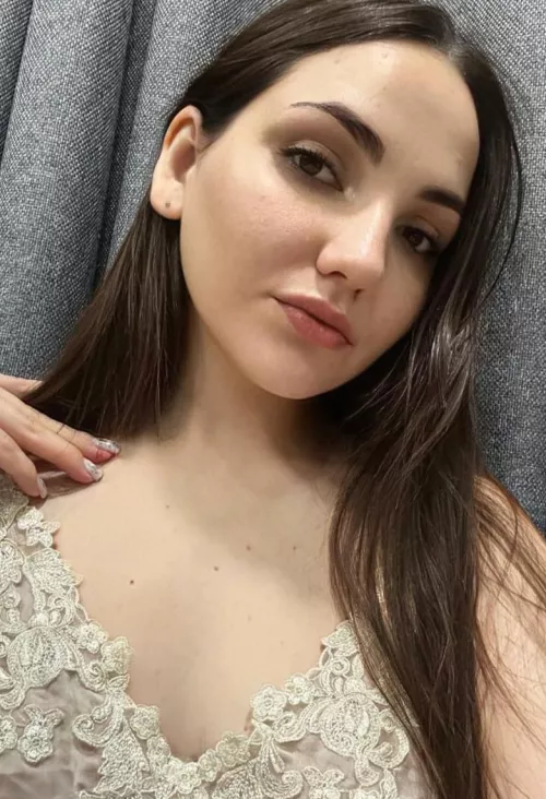 You walked into the room and saw me like this. What would you do? 😝