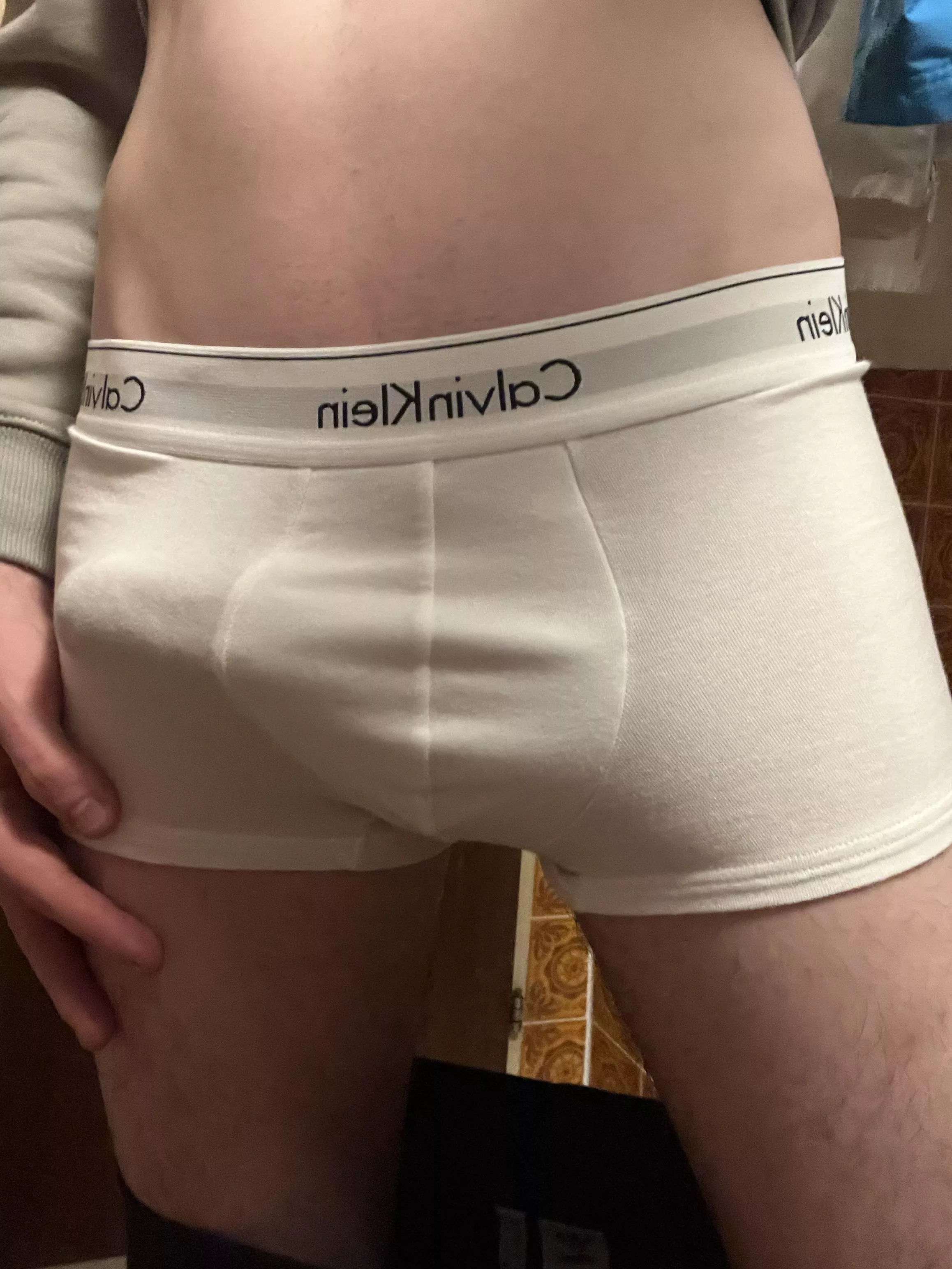 [19] Mirrors on vacation hit different