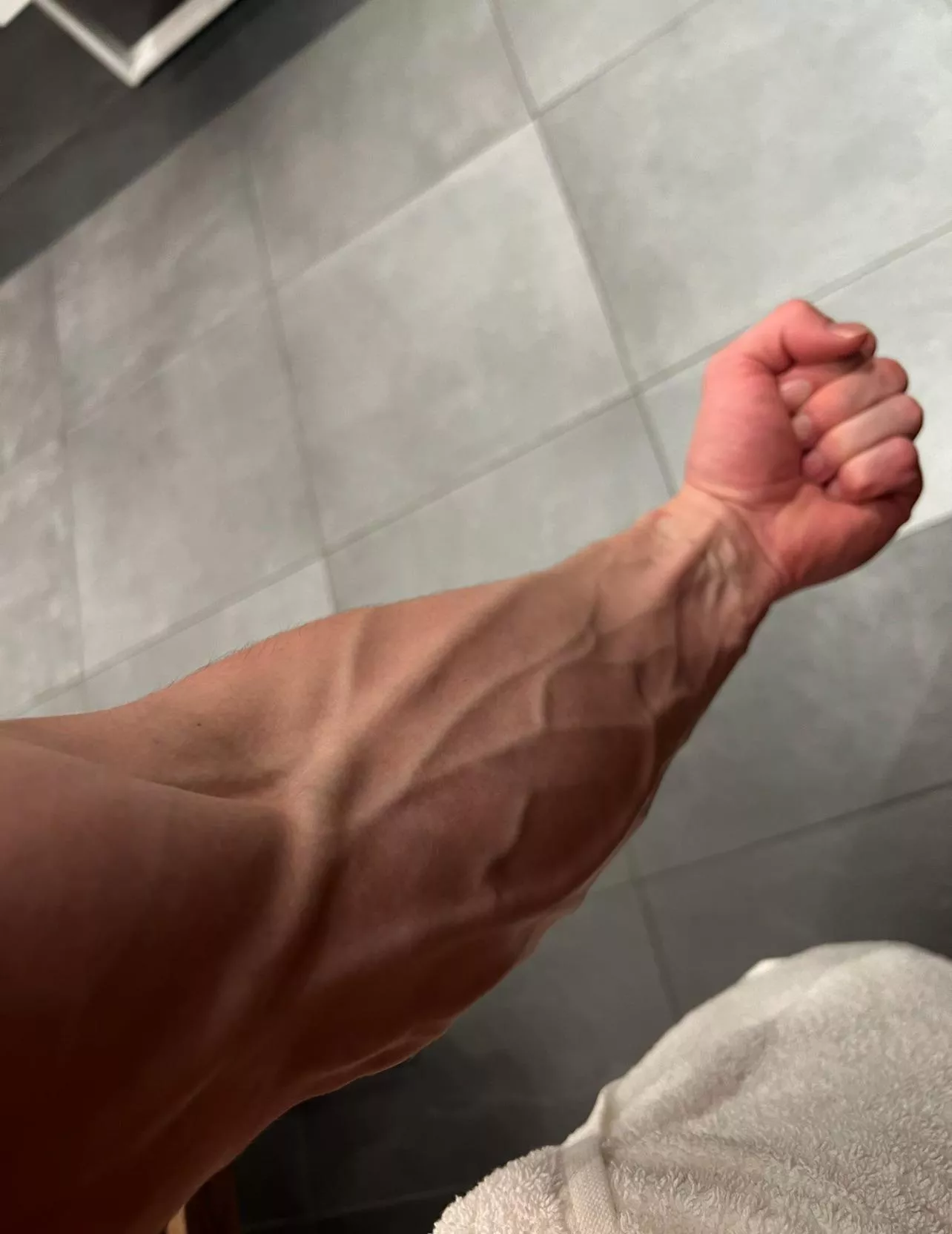 23 muscular here @burakxburak0 HMU