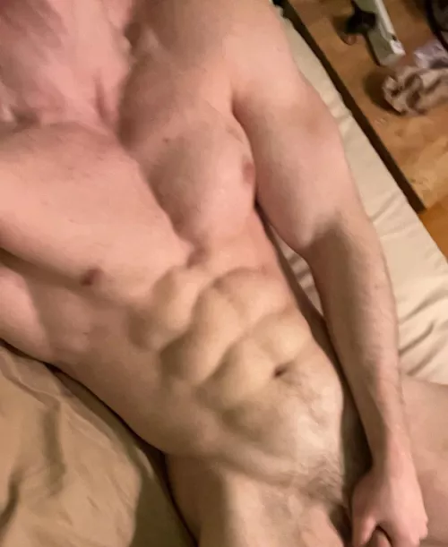 23, muscular men send a pic