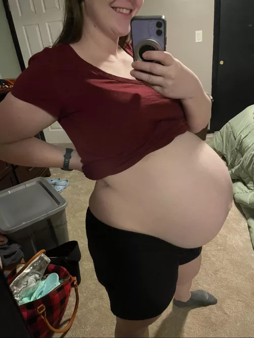 32 weeks with twins now! Getting so close to the end :)