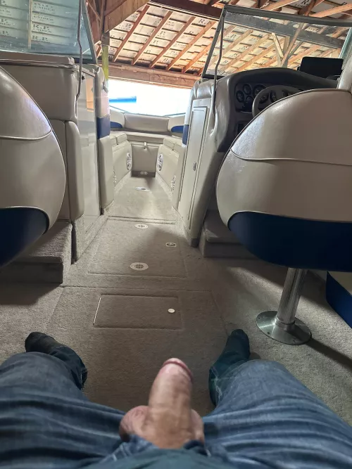 (34) Anyone free to help me work on my boat?