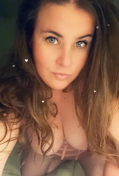 All natural Mommy curves. 