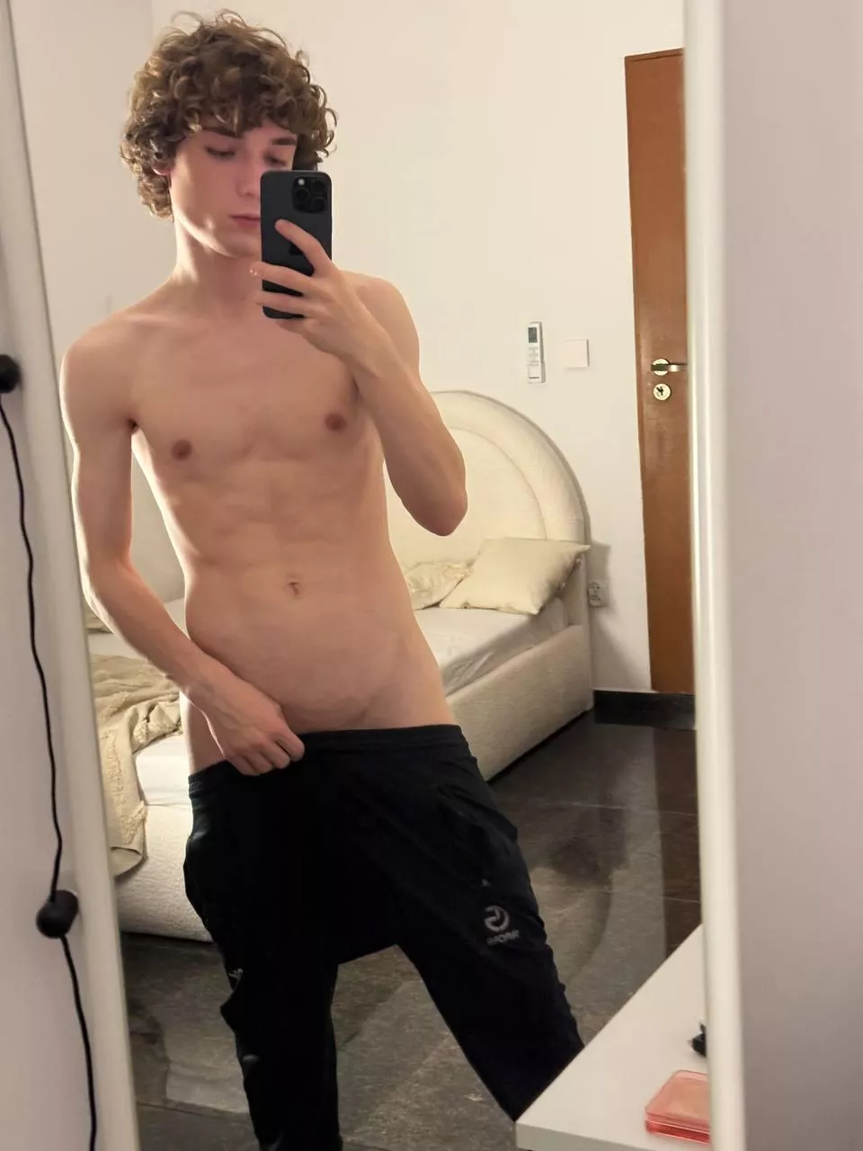 Clothes dropped after workout 😜