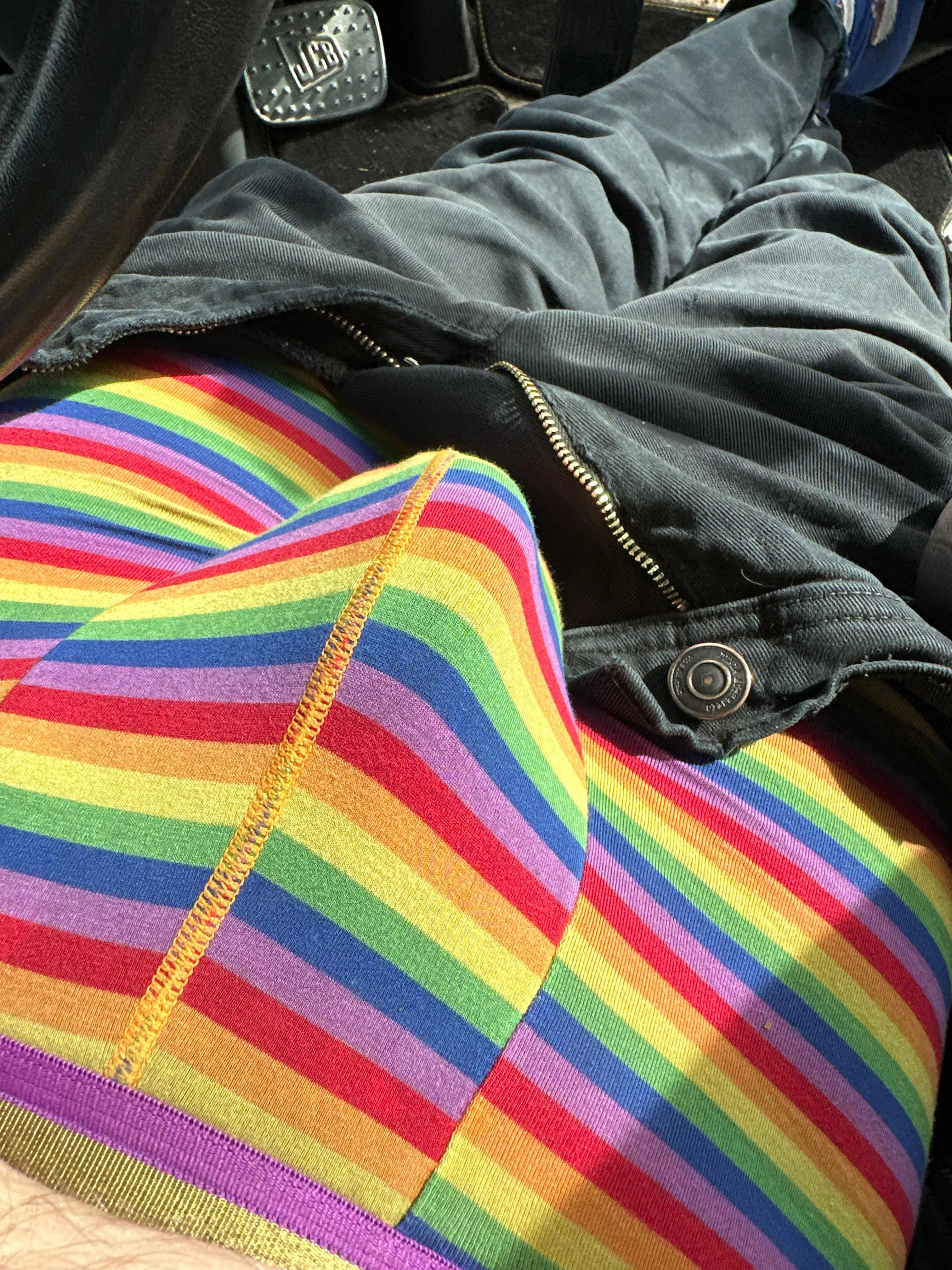 Colour for Friday bulges