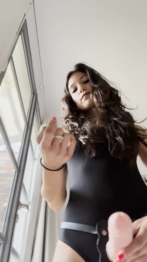 Come bring your gaping hole here