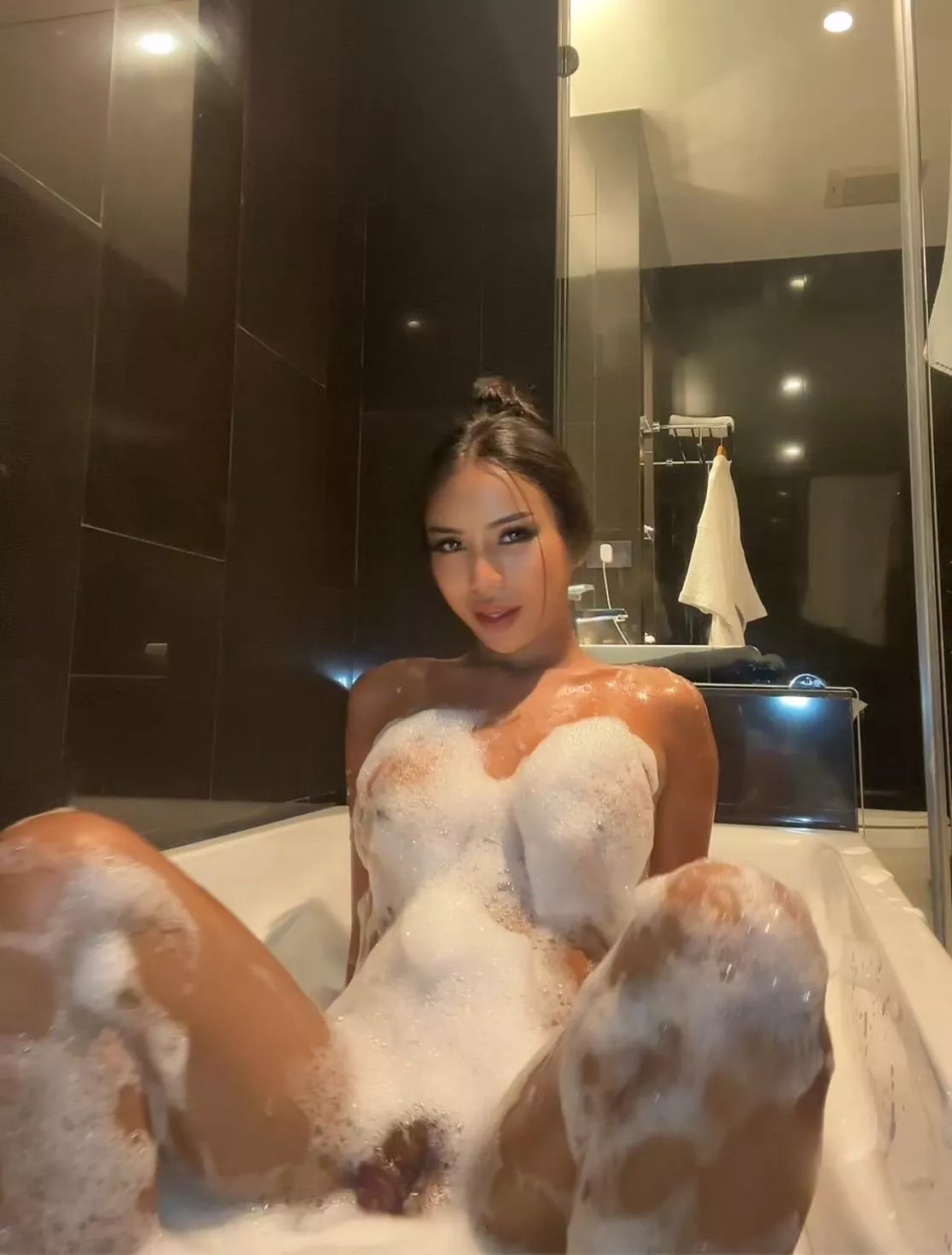 Do you want to join me in my bathtub? 🥰