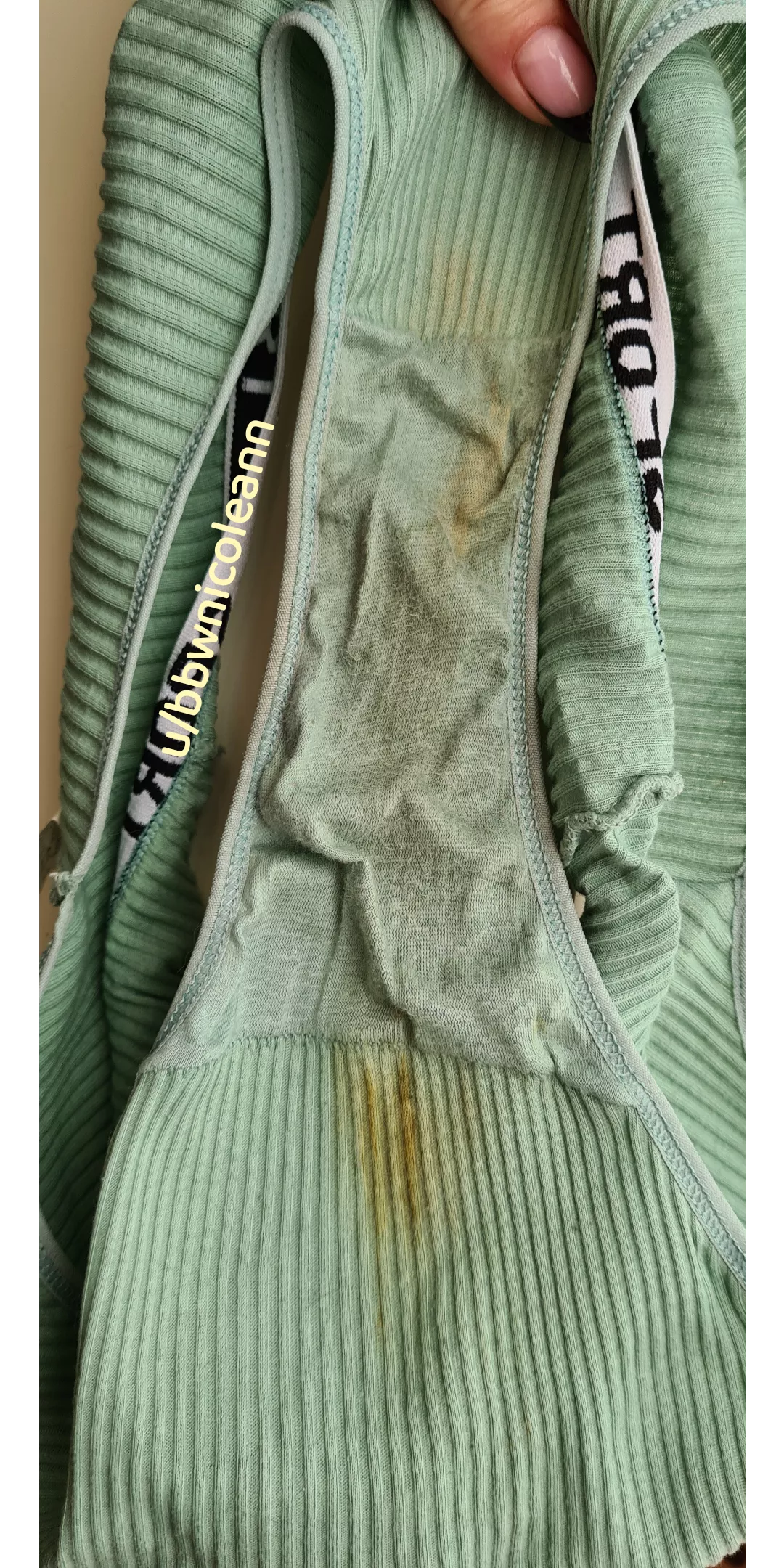 Fullback green after a 4 day wear. They're scented to perfection.