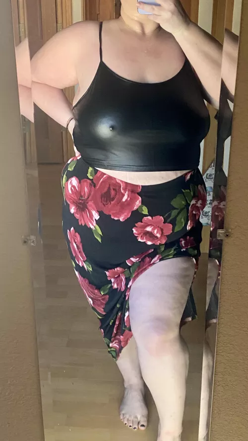 Get on the floor and worship me