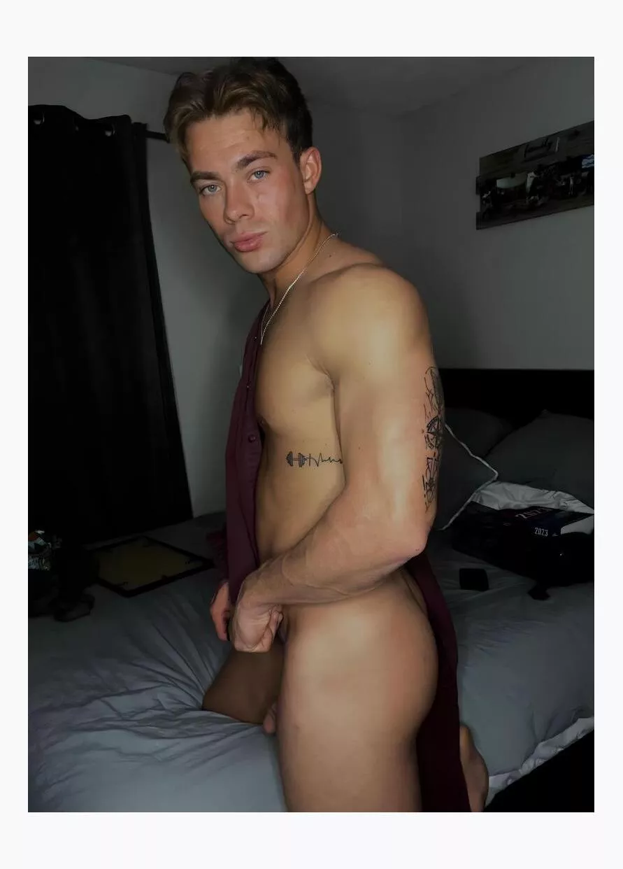 Give me a hand with thjs bad boy? 😏