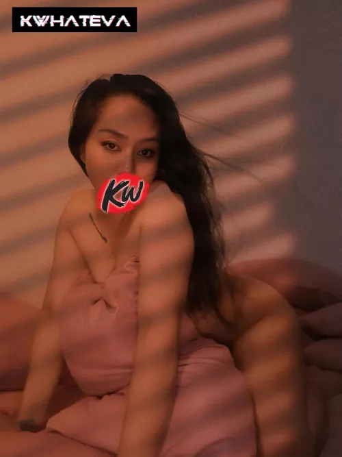 He's everything you want
He's everything you need
He's everything inside o(f) you
That you wish you could be.