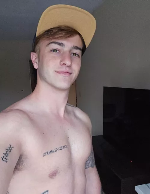 Hoping my face looks kissable 🙃