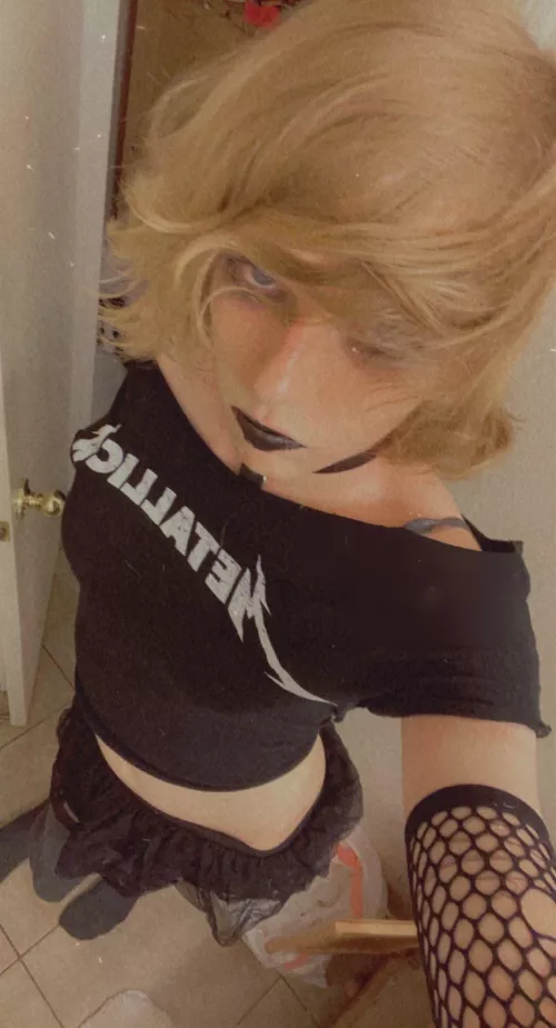 How do I look? 🖤🖤