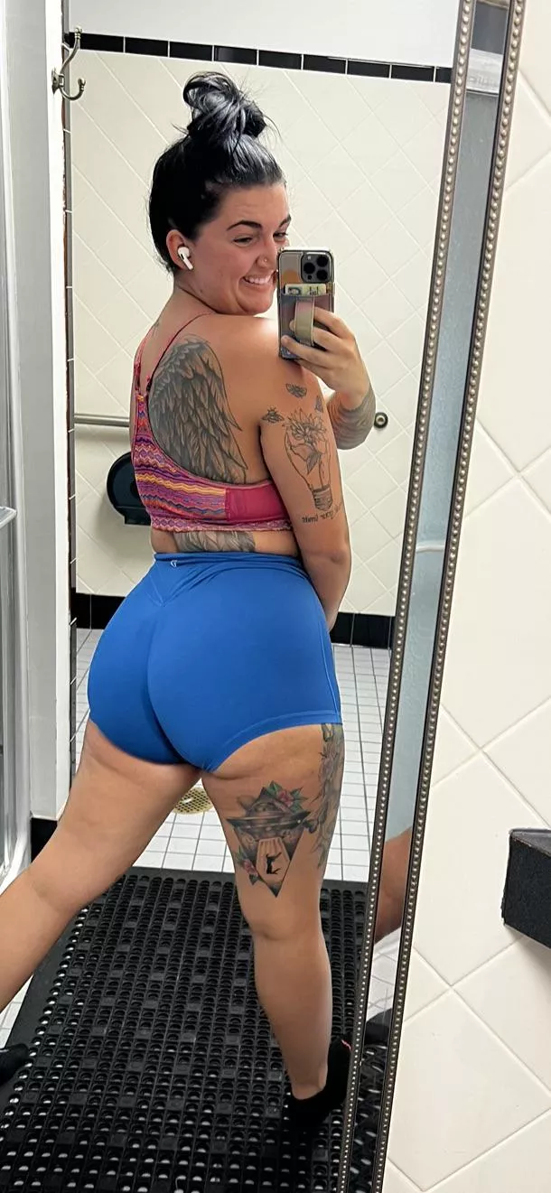 How’s this back shot? 