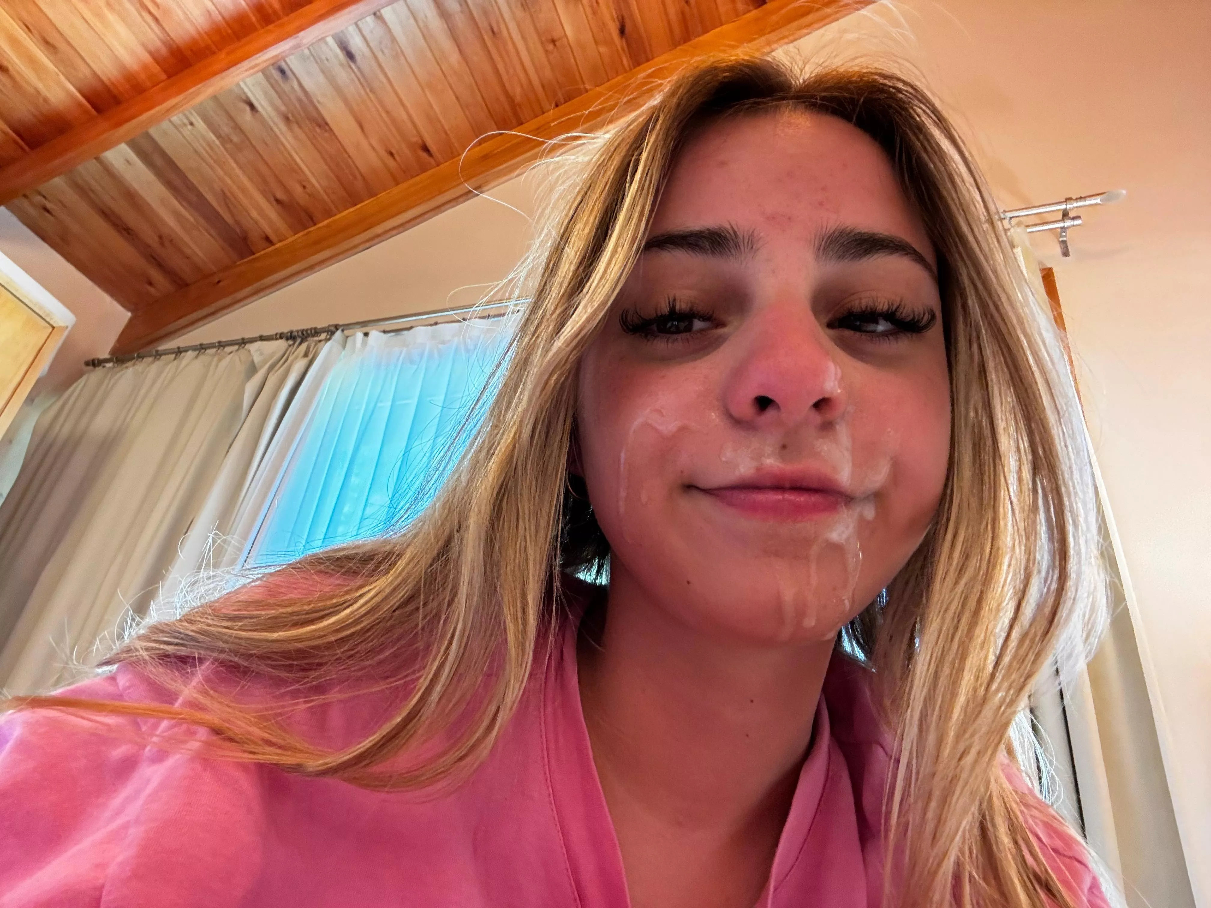 I love the feeling of a cum on my face