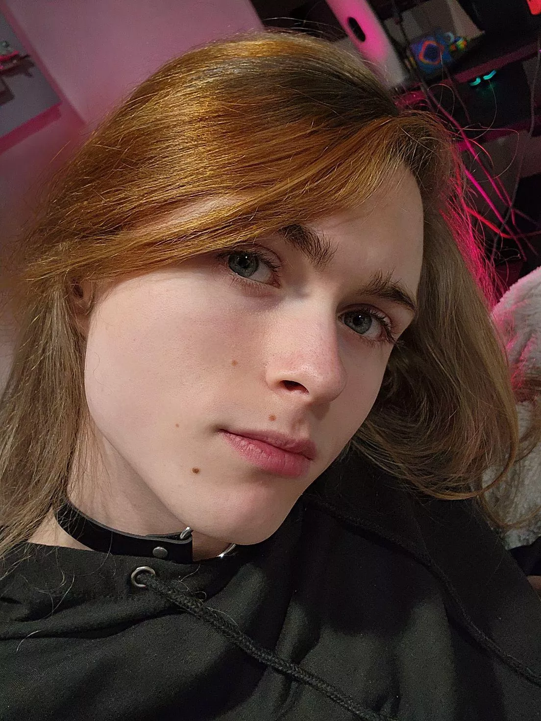 I took this a little bit ago. I think I look pretty :3