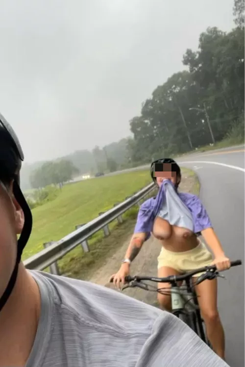 I’m the girl riding her bike on the main road with her titties out 😜😇