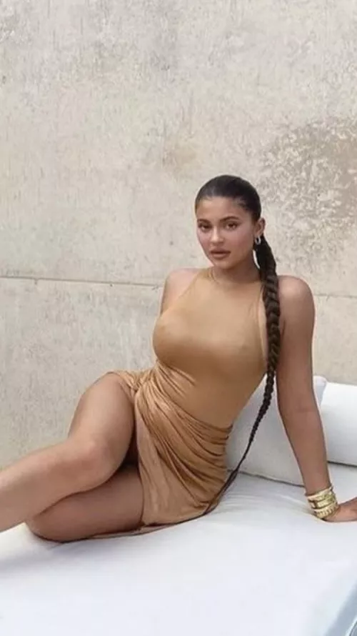 Kylie big tits 🤤