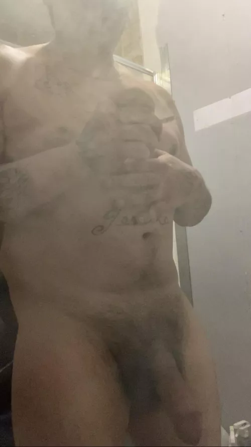 Late night s(m)oke sesh ..🤣🤣💯💯💨💨💨🍆🍆🍆