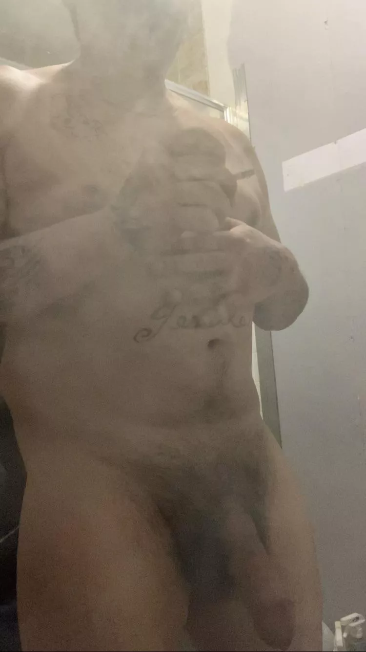 Late night s(m)oke sesh ..🤣🤣💯💯💨💨💨🍆🍆🍆