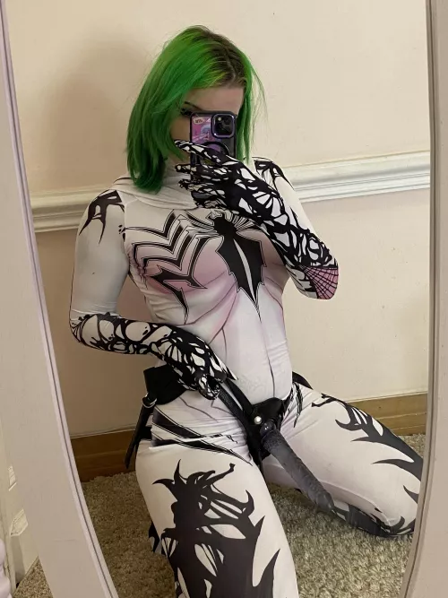 Looking for a naughty girl to satisfy all your fantasies?