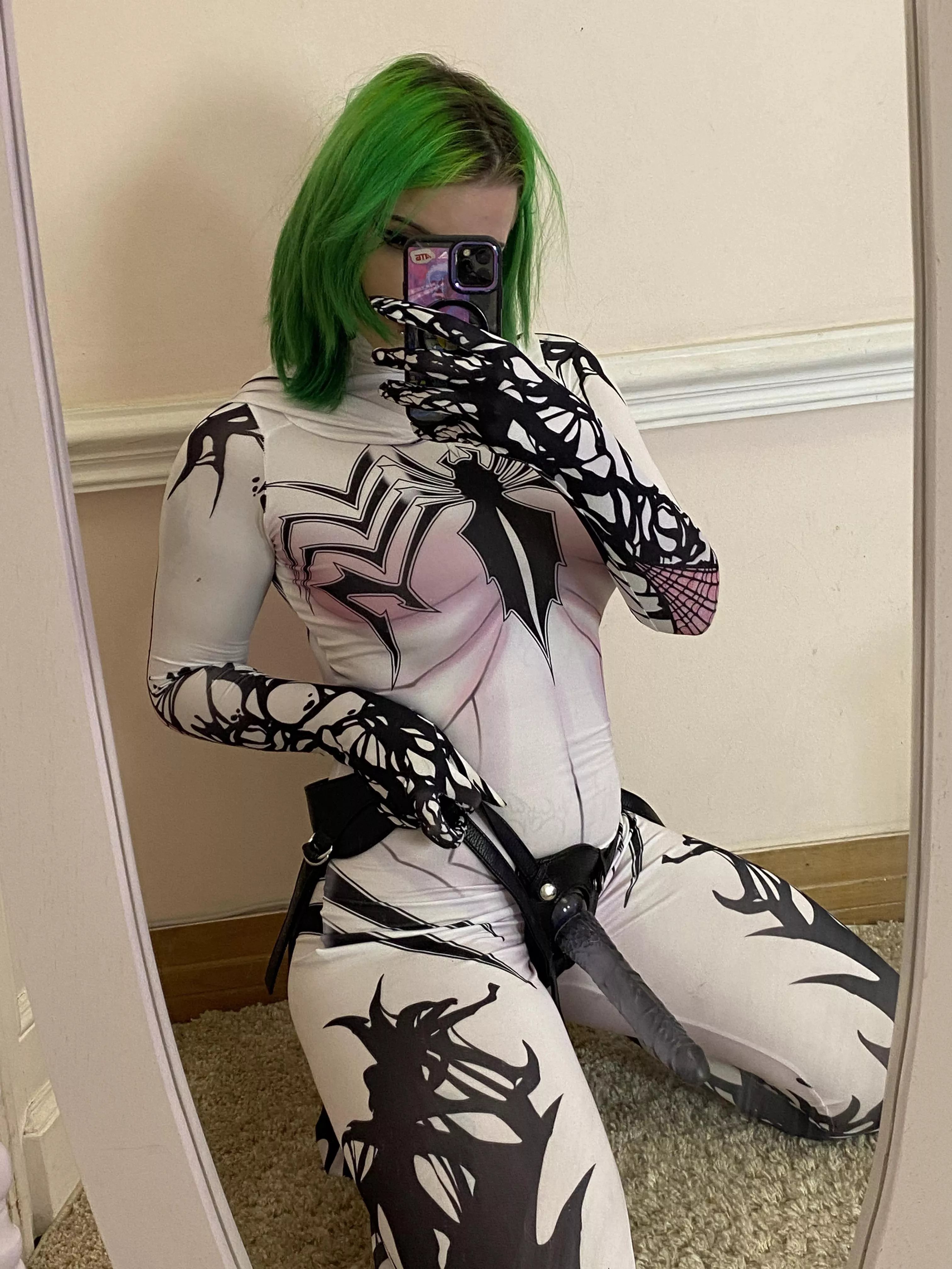 Looking for a naughty girl to satisfy all your fantasies?