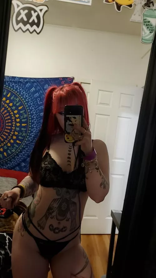 Metal girls just wanna have fun 😏