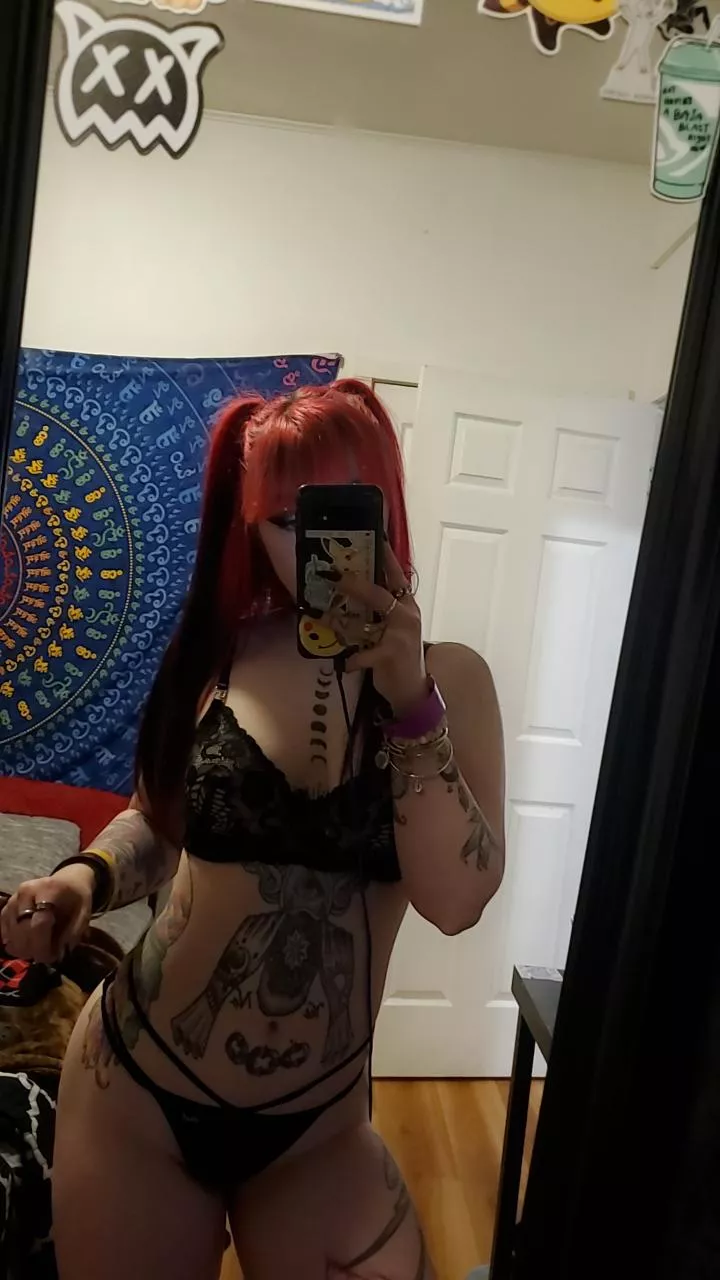 Metal girls just wanna have fun 😏