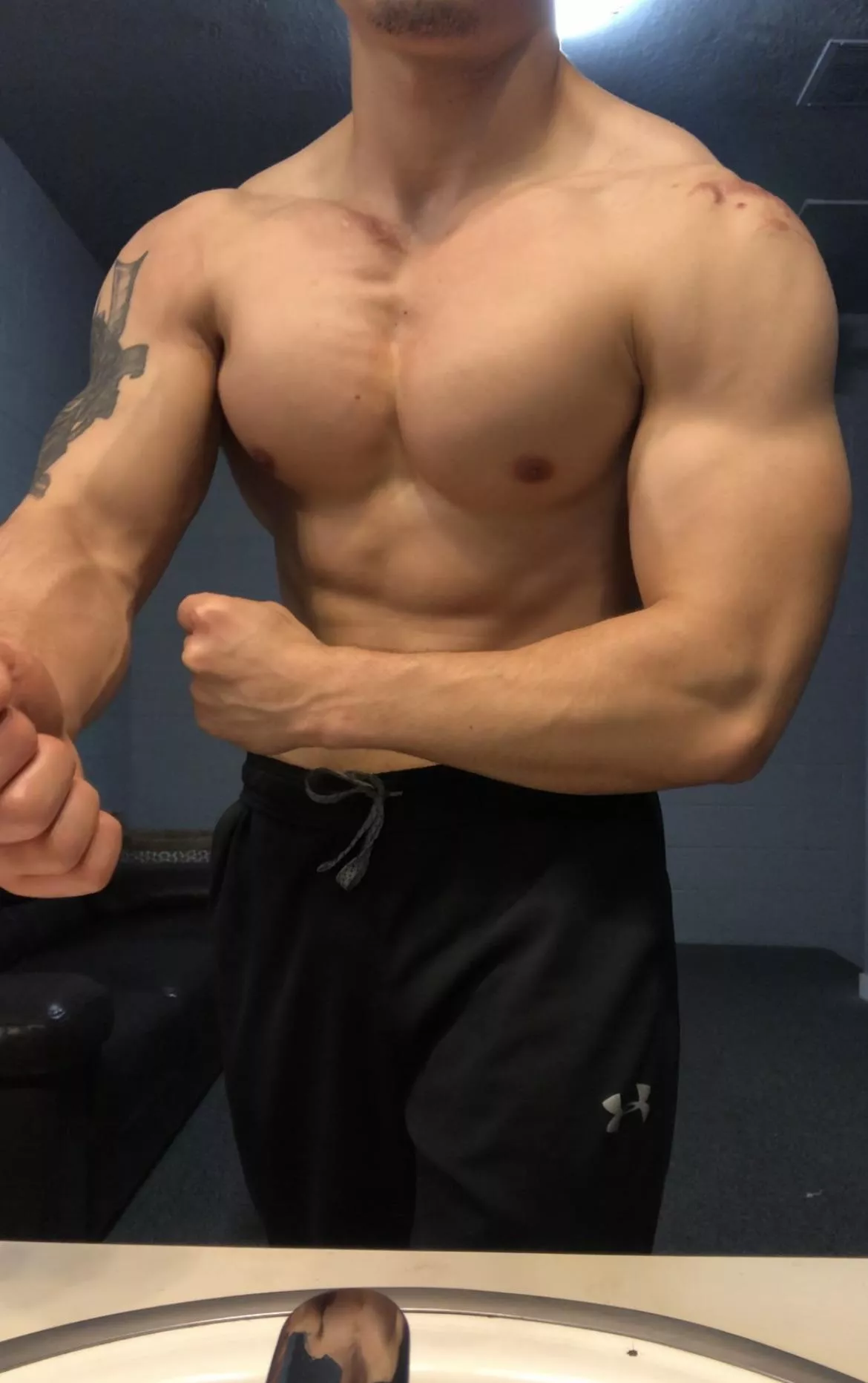 My arms are feeling strong enough to lift a cutie into the air 😈🥰