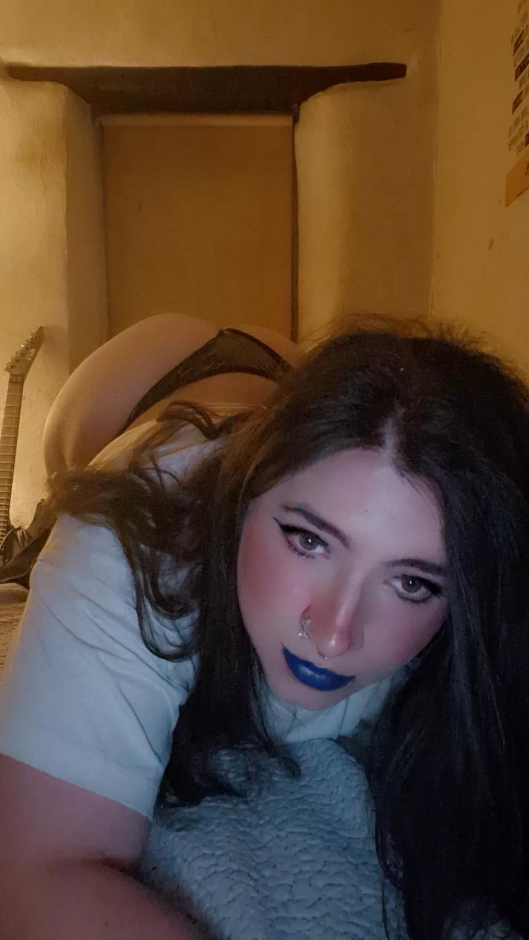 My butt needs lots of attention and so do I 💋💕