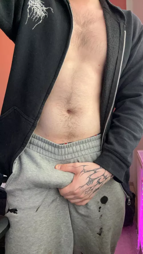 my pants are messy from hairdye…