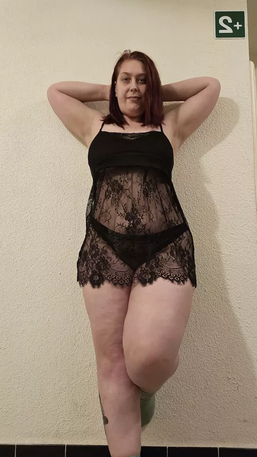 Naughty pics in the hallway 