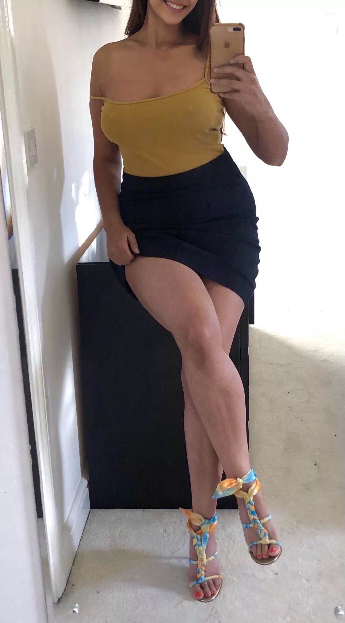 No bra, no problem...