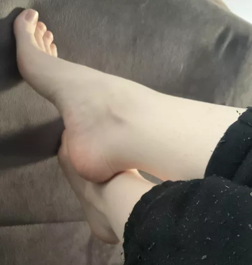 OC Would you be mad if I sent you feet pics while you're at work?