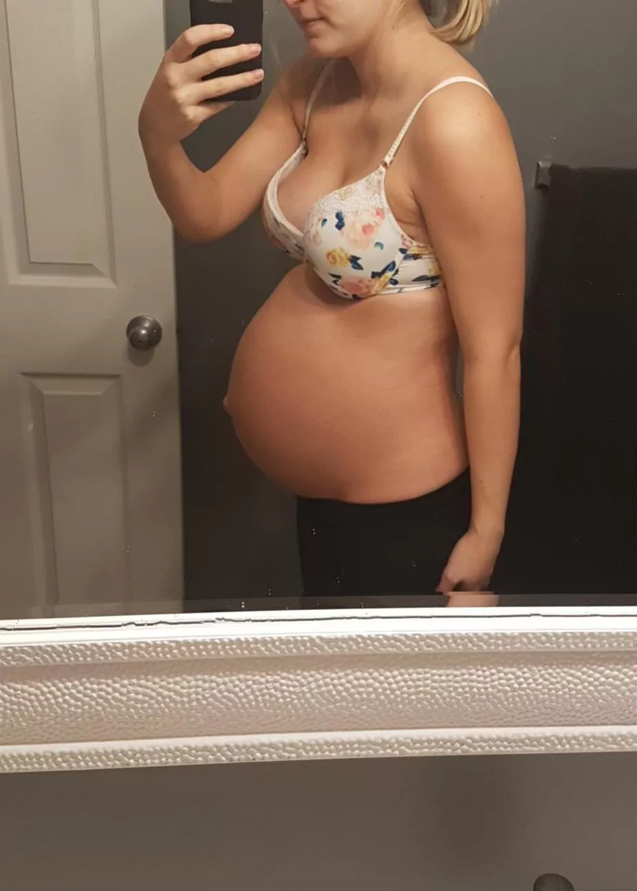 Ready to pop during my first pregnancy! 