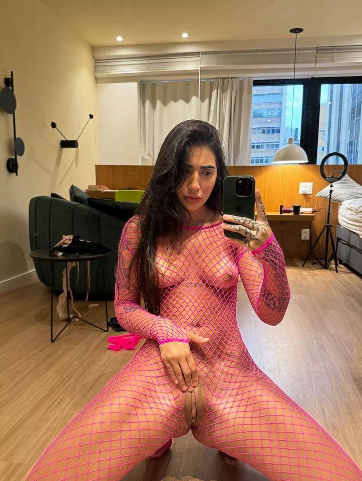 recently shaved so you can lick it