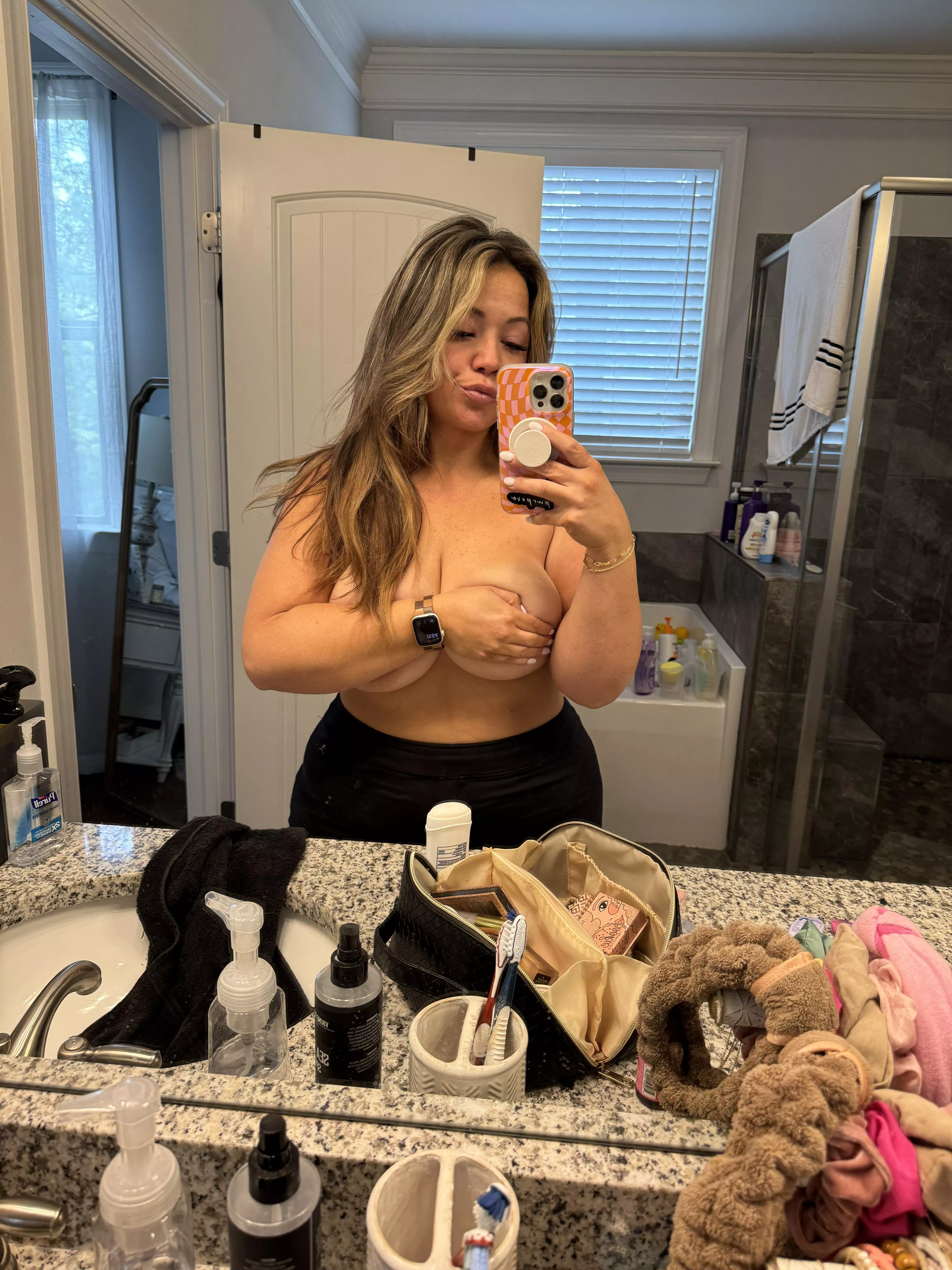 She didn’t tell me what she was getting ready for. Just sent this pic and left for the night.