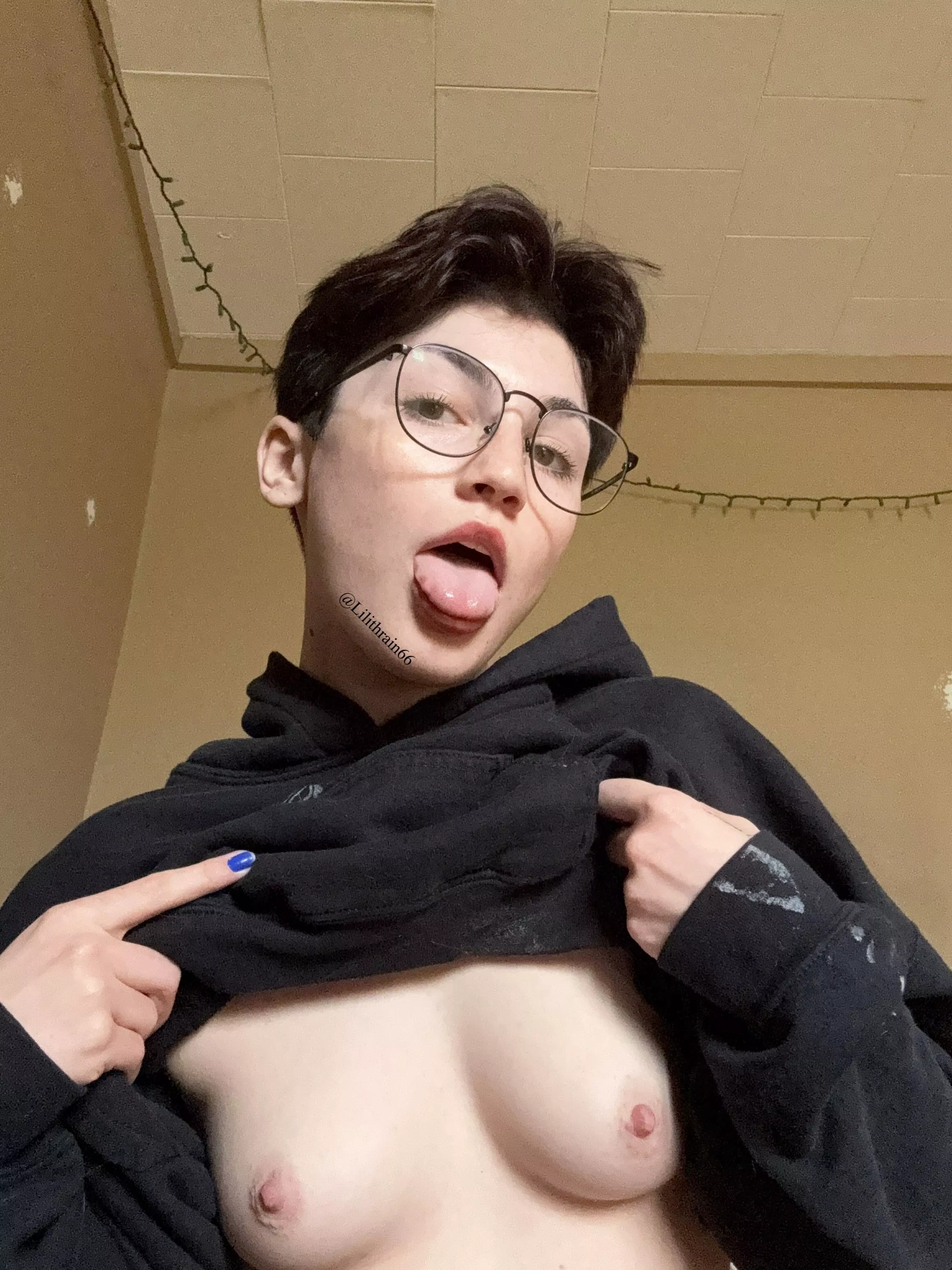 Short hair and small tits what else could you want?