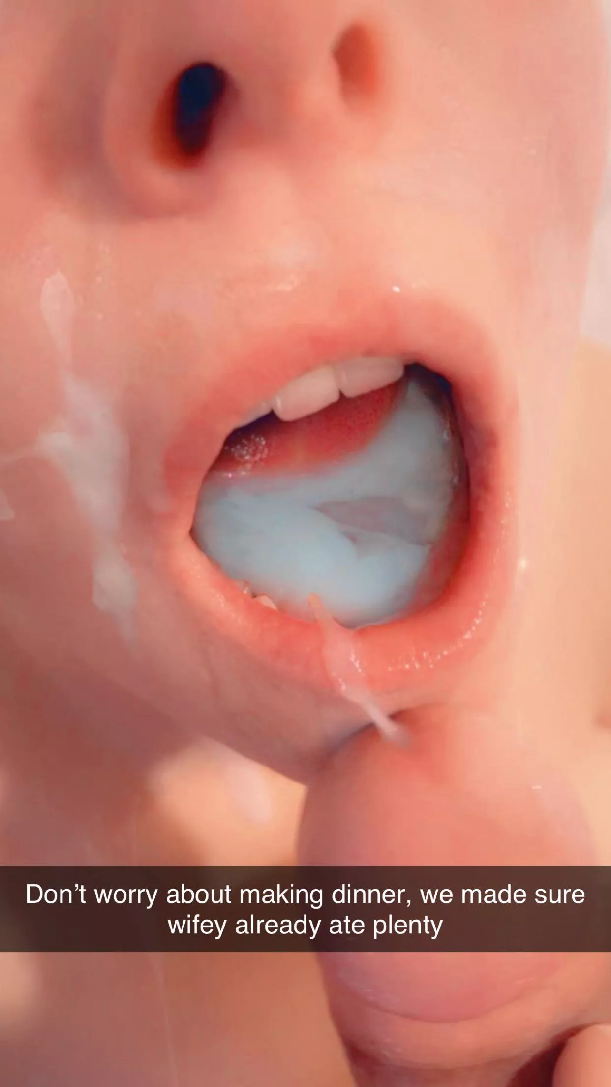 snaps to the hubby while he’s at home waiting for me. Don’t wait up ✌🏼 