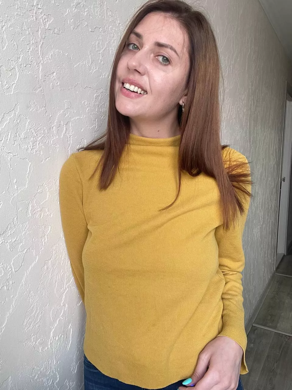 The yellow one fits even better without the bra😏