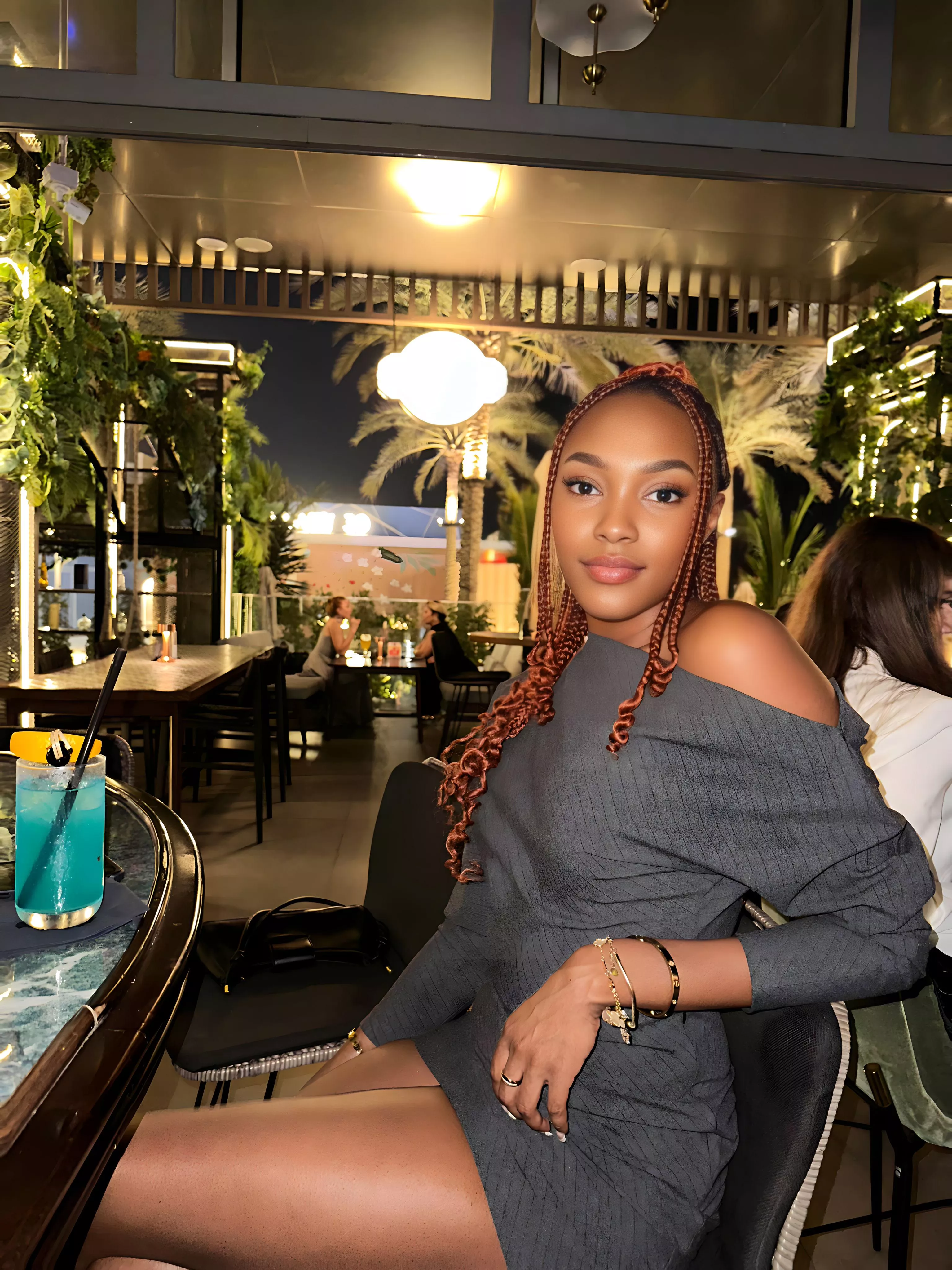 this is how i will fetch you your snack..this make me wifey material?