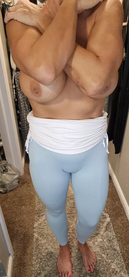 Topless & Barefoot...... Just my Yogapants  ;)
