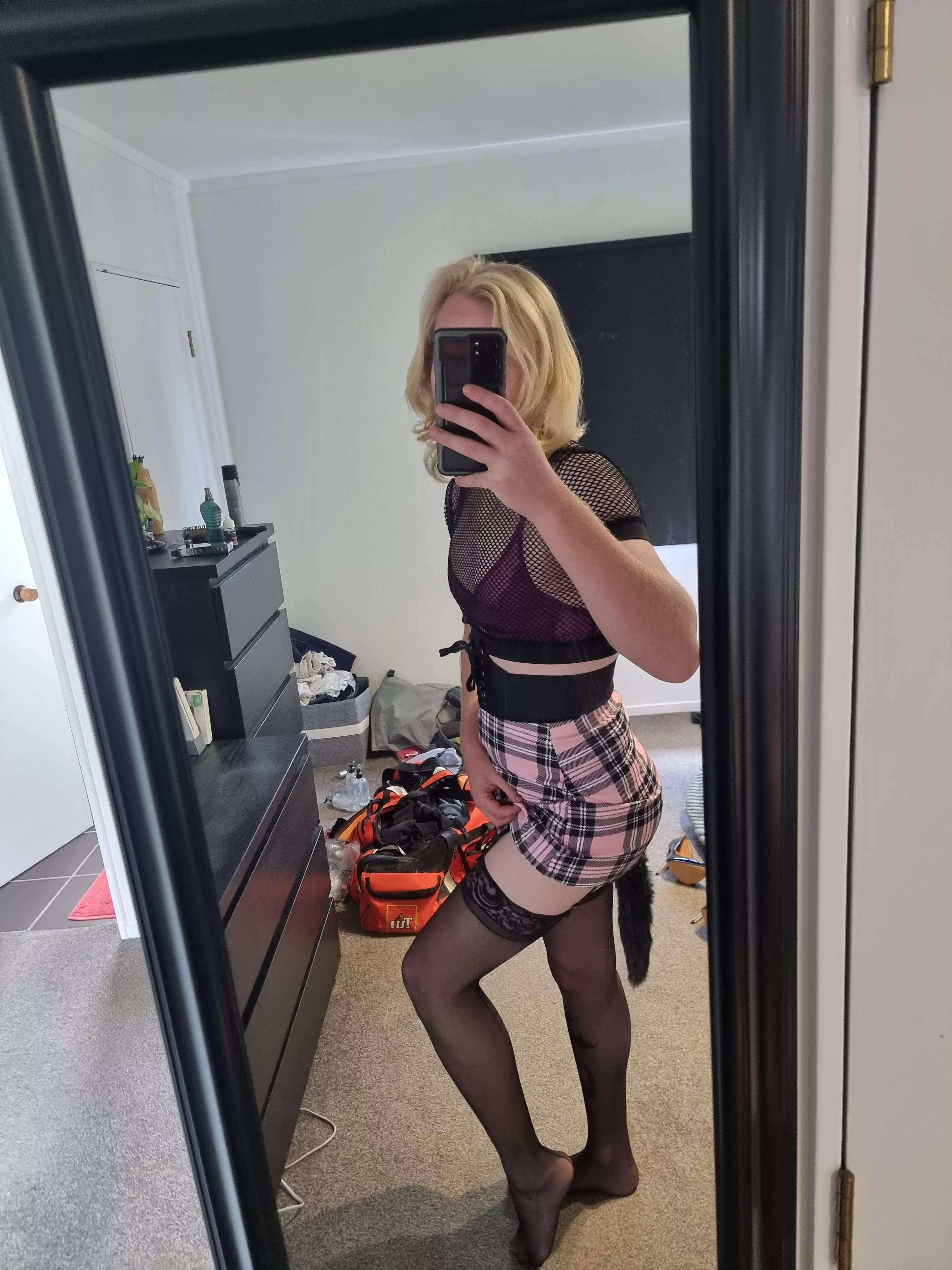 Who wants to turn me into a mess?😘