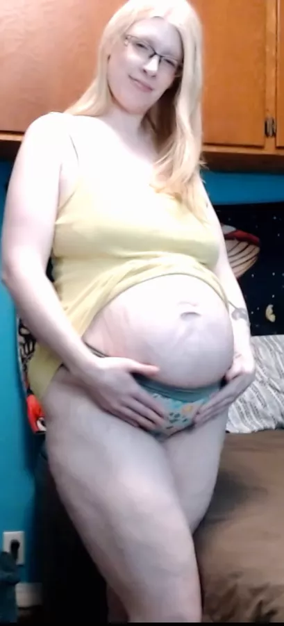 Would you like me to ride you with this round belly?